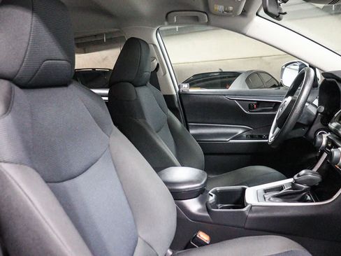 Certified 2025 Toyota RAV4 LE FWD image 17