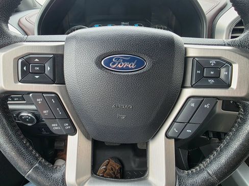 Used 2015 Ford F150 Platinum w/ Equipment Group 701A Luxury AWD/4WD image 14