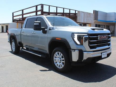 Used 2024 GMC Sierra 2500 SLE w/ SLE Value Package; AWD/4WD image 1