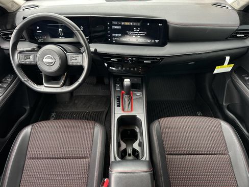 Used 2025 Nissan Kicks SR w/ Illumination Package AWD/4WD image 12