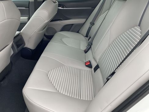 Used 2024 Toyota Camry SE w/ Convenience Package FWD image 10