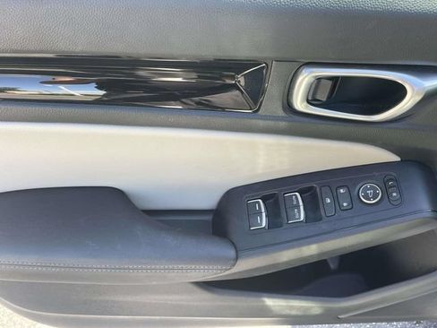 Used 2024 Honda Civic EX-L image 17