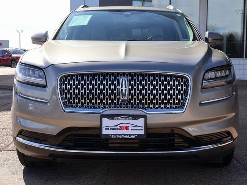 Used 2023 Lincoln Nautilus Reserve w/ Equipment Group 201A image 8