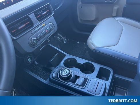 Certified 2025 Ford Maverick Lariat w/ 4K Tow Package image 37