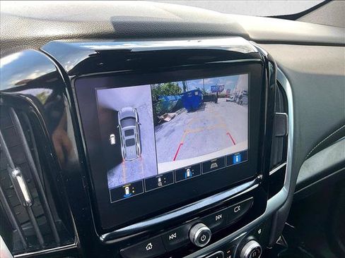 Used 2023 Chevrolet Traverse Premier FWD image 23
