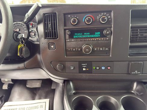 Used 2019 Chevrolet Express 2500 w/ Driver Convenience Package image 25