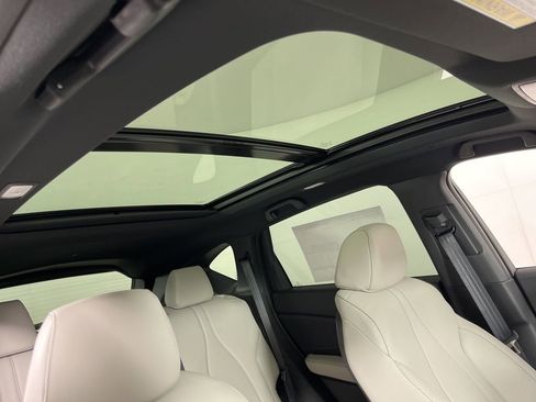 New 2026 Acura RDX SH-AWD image 5
