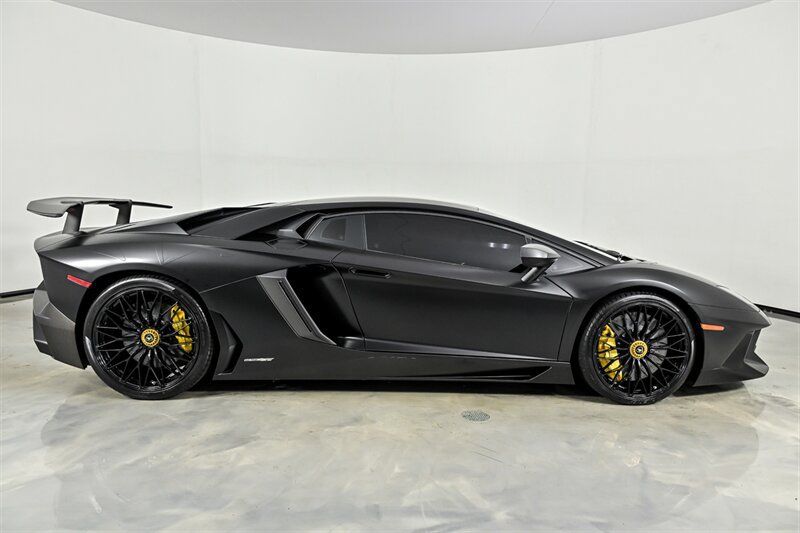 Used 2017 Lamborghini Aventador LP 750-4 Superveloce AWD/4WD image 10