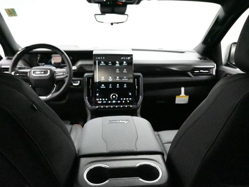 New 2026 GMC Yukon XL AT4 w/ AT4 Premium Plus Package AWD/4WD image 18