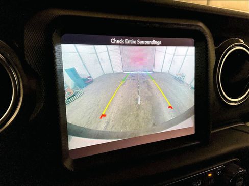 Used 2019 Jeep Wrangler Unlimited Sahara image 20