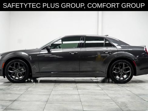 Used 2023 Chrysler 300 S w/ Comfort Group RWD image 12