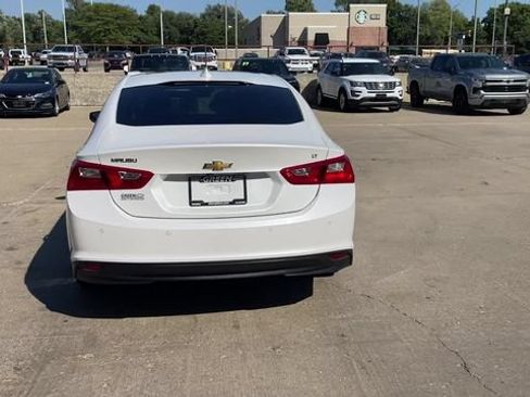 Used 2018 Chevrolet Malibu LT w/ Leather Package FWD image 7