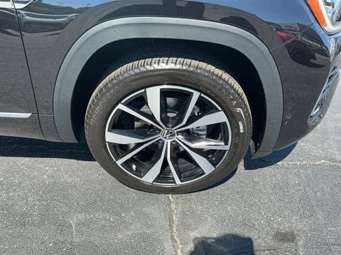 Certified 2026 Volkswagen Atlas Cross Sport SEL Premium R-Line AWD/4WD image 29