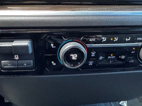 Used 2022 Chevrolet Silverado 1500 LT image 14