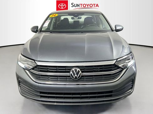 Used 2024 Volkswagen Jetta SE image 10