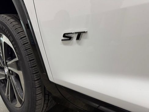 New 2026 Buick Enclave Sport Touring image 14