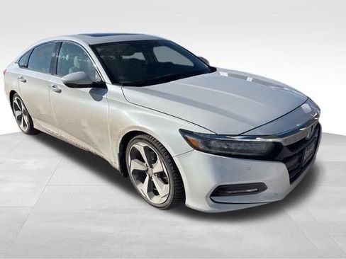 Used 2018 Honda Accord Touring image 7