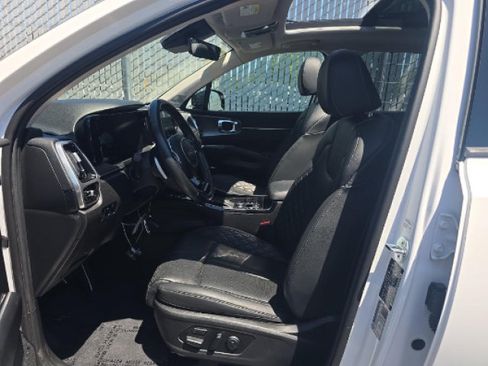 Used 2023 Kia Sorento SX AWD/4WD image 5
