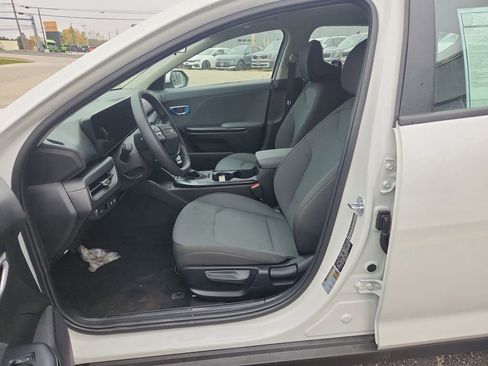 New 2025 Kia K4 LX image 13