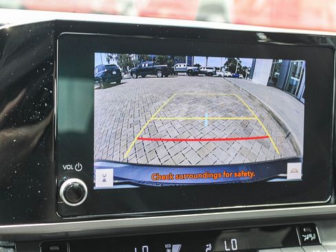Used 2025 Toyota Camry SE FWD image 26