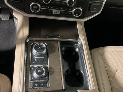 Used 2024 Ford Expedition Limited image 30