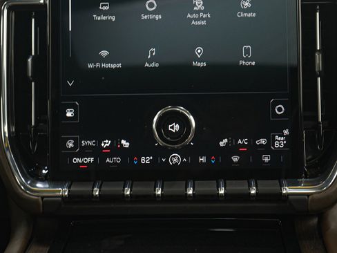 Used 2025 GMC Yukon XL Denali Ultimate w/ LPO, Floor Liner Package image 18