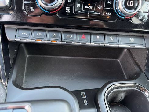 Used 2023 GMC Sierra 1500 AT4 w/ AT4 Premium Package AWD/4WD image 26