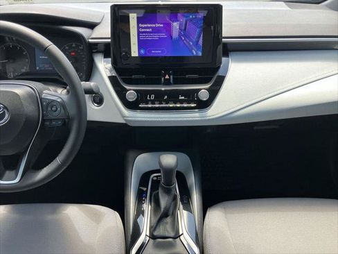 Certified 2025 Toyota Corolla SE w/ Convenience Package FWD image 16