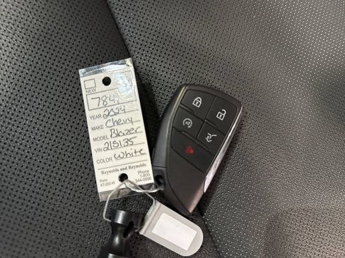 Used 2024 Chevrolet Blazer EV LT AWD/4WD image 27