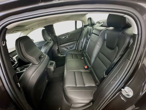 Used 2025 Volvo S60 B5 Core image 30