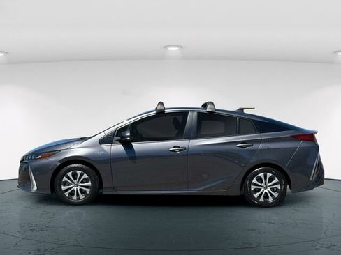 Used 2022 Toyota Prius Prime XLE FWD image 4