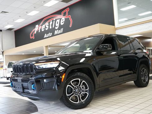 Used 2023 Jeep Grand Cherokee Trailhawk AWD/4WD image 22
