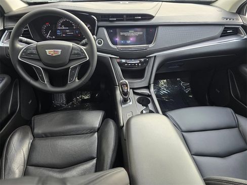 Used 2017 Cadillac XT5 Luxury image 18