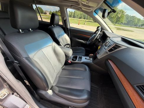 Used 2013 Subaru Outback 2.5i Limited AWD/4WD image 13