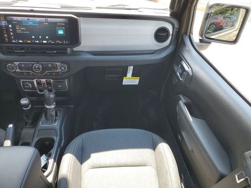 New 2025 Jeep Gladiator Sport image 18