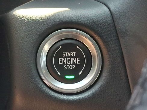 Used 2023 GMC Yukon SLT AWD/4WD image 26