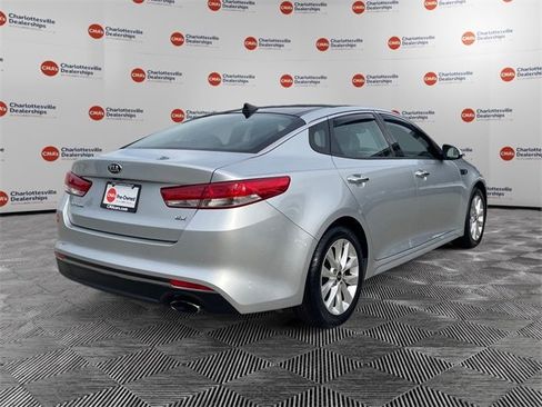 Used 2018 Kia Optima EX w/ Premium Package image 5