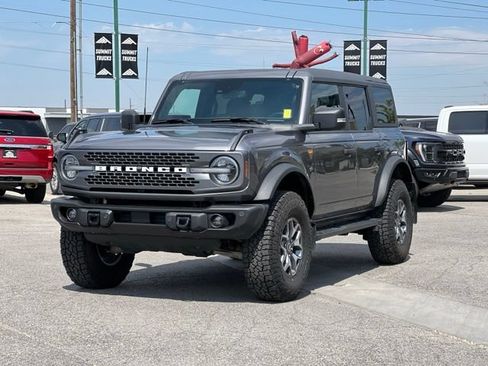 Used 2023 Ford Bronco Badlands AWD/4WD image 3