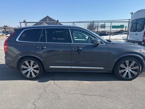 Used 2022 Volvo XC90 T8 Inscription w/ Advanced Package image 7