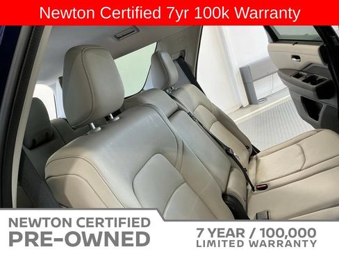 Used 2023 Nissan Pathfinder SL FWD image 19