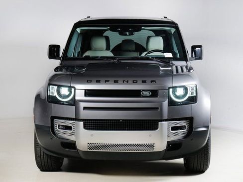 Used 2023 Land Rover Defender 110 SE image 6