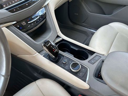 Used 2021 Cadillac XT5 Premium Luxury FWD image 17