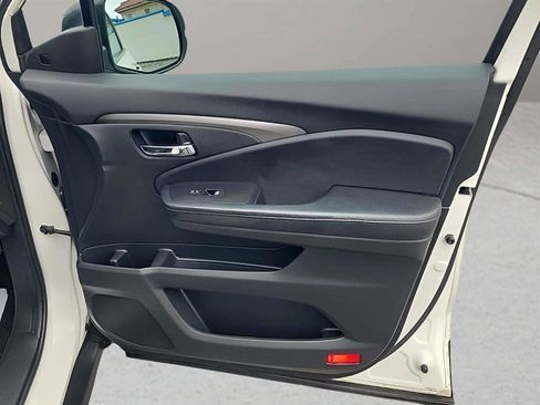 Used 2019 Honda Pilot EX image 30