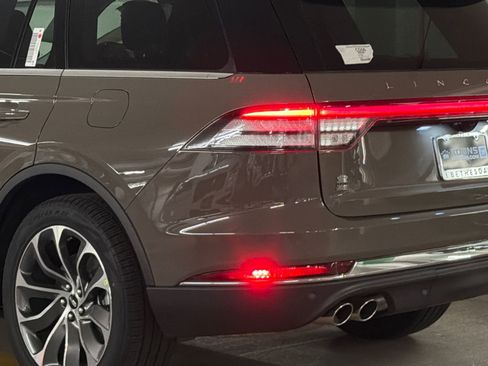New 2026 Lincoln Aviator Reserve image 7
