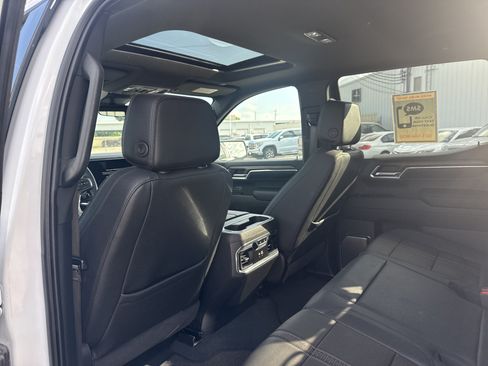 Used 2024 Chevrolet Silverado 1500 High Country w/ Technology Package AWD/4WD image 10
