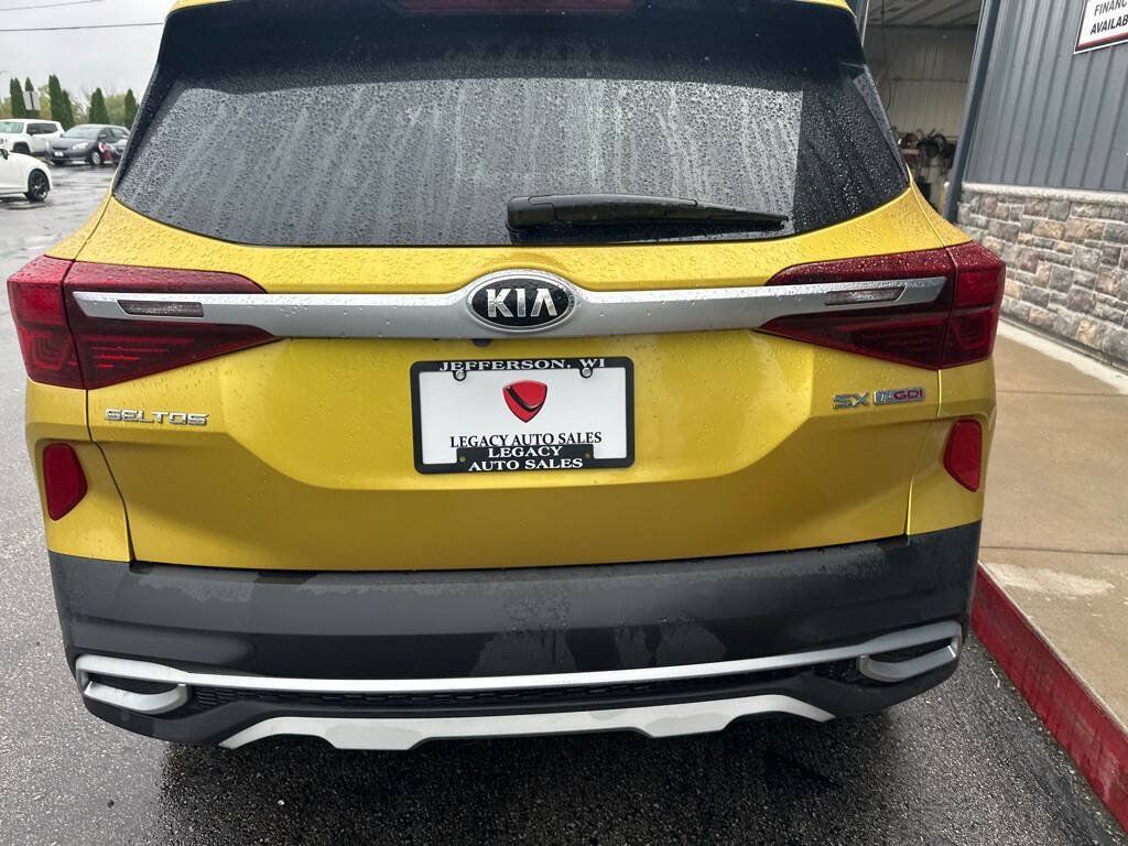 Used 2021 Kia Seltos SX w/ SX Sunroof Package AWD/4WD image 4
