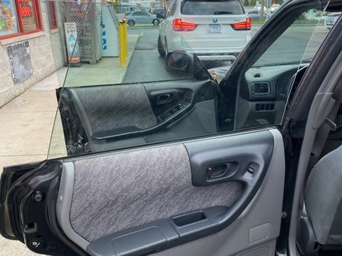 Used 1999 Subaru Forester L image 17