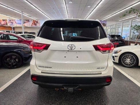 Used 2019 Toyota Highlander SE AWD/4WD image 6