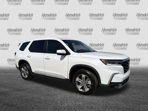 Used 2025 Honda Pilot EX-L image 2