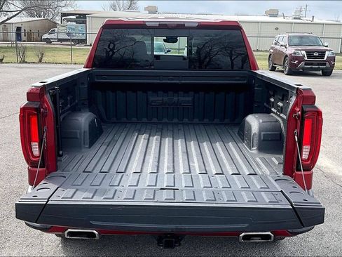 Used 2025 GMC Sierra 1500 AT4 w/ AT4 Premium Package AWD/4WD image 38